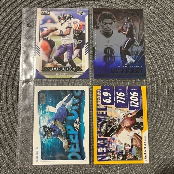 💋 Lamar Jackson, NFL Football Trading Cards, Bundle of 4 Cards - Picture 3 of 5